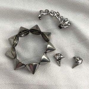 Silver tone jewelry set.